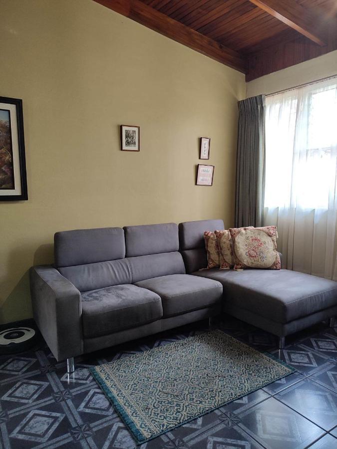 The Cozy Cactus House B&B Cartago Centro English Spoken Eksteriør billede